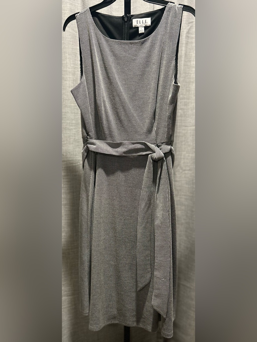 Elle Sleeveless Belted Midi Dress in Black & White